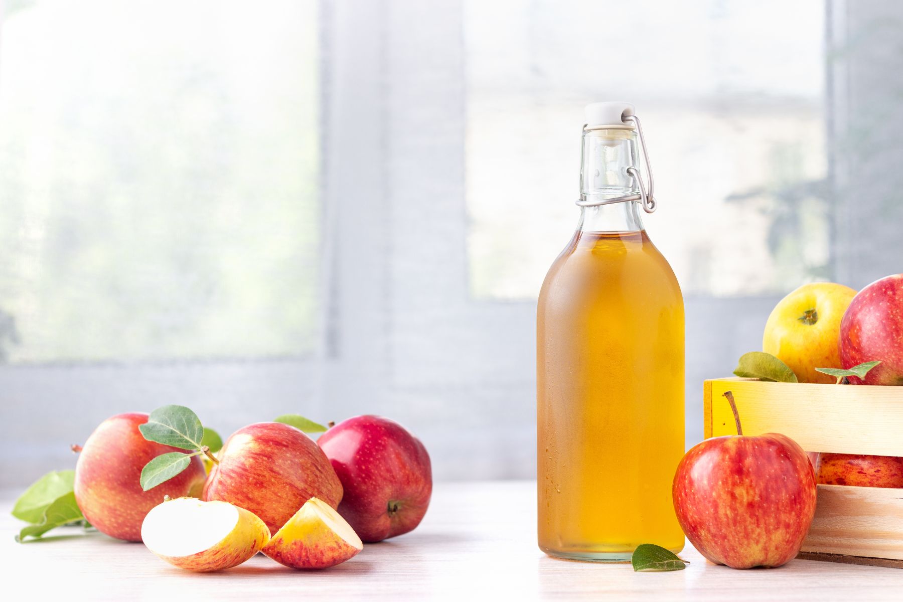 Tính axit trong táo có thể hỗ trợ chữa nhiệt miệng tại nhà hiệu quả