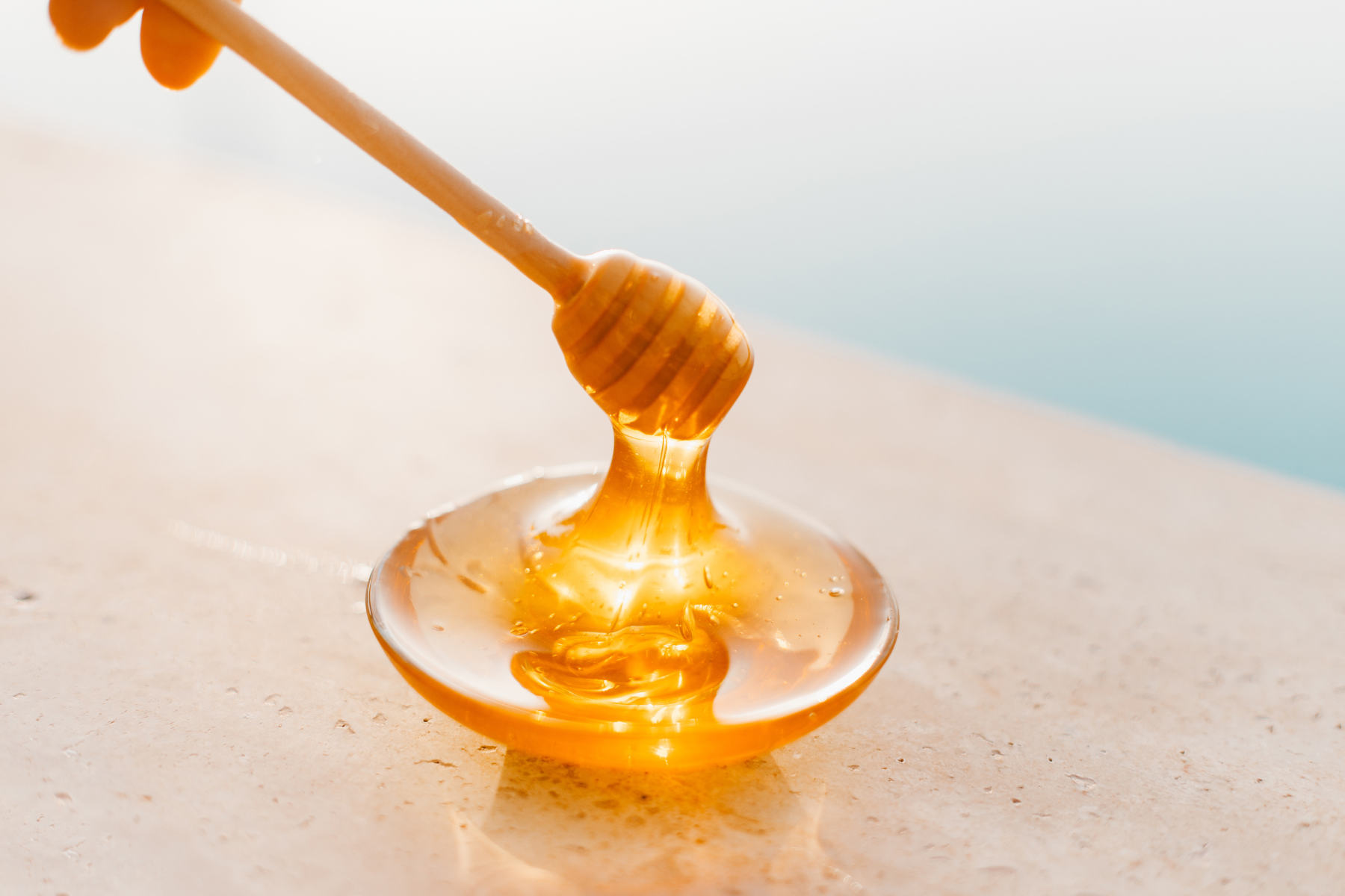 Mật ong chứa nhiều hoạt chất giúp giảm căng thẳng